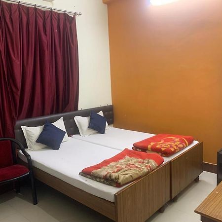 Narendra Guest House Kakarmatha Esterno foto