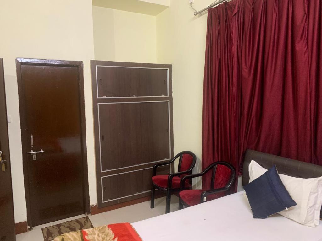Narendra Guest House Kakarmatha Esterno foto