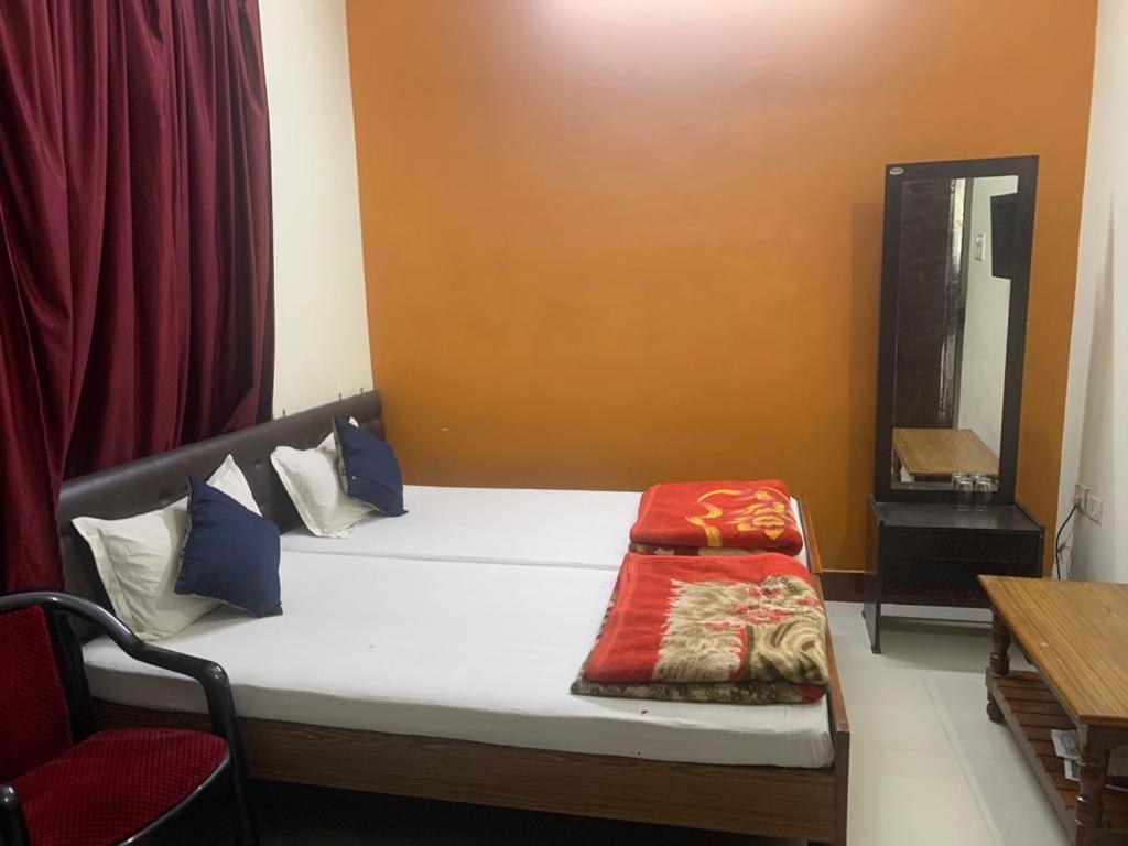 Narendra Guest House Kakarmatha Esterno foto